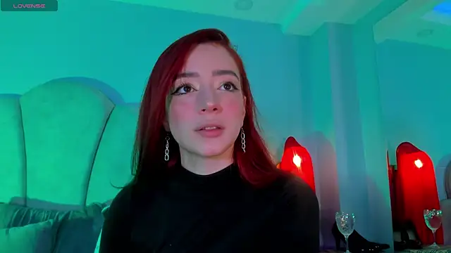 Snapshot of sweeet_peach chatting on 10/17/25, 10:23 sweeet peach online show from 10/17/25, 10:23