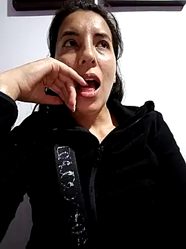 Snapshot of Bonny_Klote chatting on 12/29/24, 12:30 Bonny Klote online show from 12/29/24, 12:30