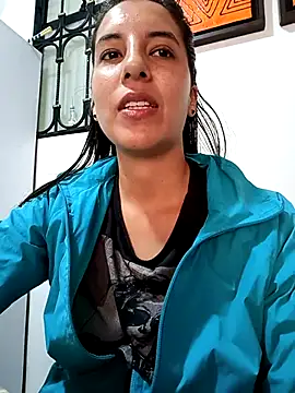 Snapshot of Bonny_Klote chatting on 01/12/25, 08:47 Bonny Klote online show from 01/12/25, 08:47