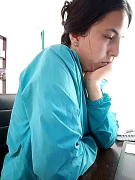 Snapshot of Bonny_Klote chatting on 03/05/25, 08:42 Bonny Klote online show from 03/05/25, 08:42