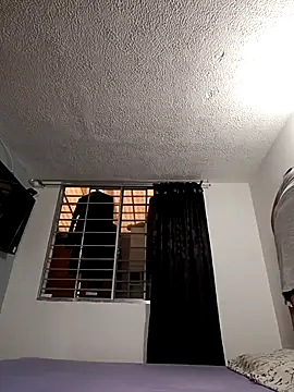 Snapshot of Bonny_Klote chatting on 10/25/25, 03:18 Bonny Klote online show from 10/25/25, 03:18