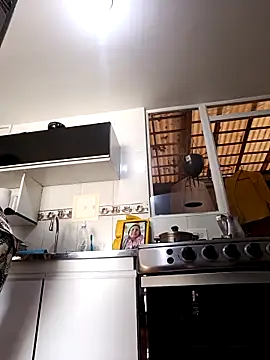 Snapshot of Bonny_Klote chatting on 12/14/25, 02:11 Bonny Klote online show from 12/14/25, 02:11