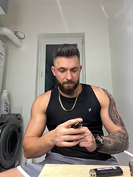 Snapshot of LoveIsBlind_ chatting on 12/16/24, 09:31 LoveIsBlind  online show from 12/16/24, 09:31