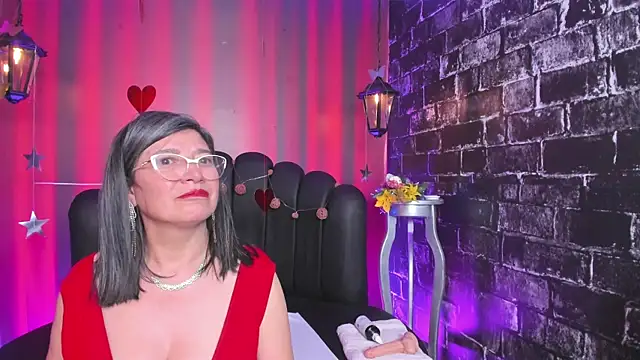 Snapshot of Madame_Jay chatting on 02/15/25, 08:54 Madame Jay online show from 02/15/25, 08:54