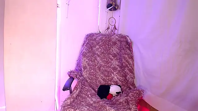 Snapshot of danita_veelz chatting on 11/14/25, 06:56 danita veelz online show from 11/14/25, 06:56