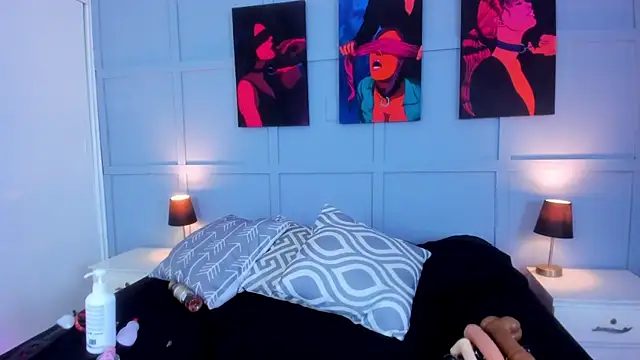 Elizabeth Santos online show from 02/22/25, 03:01