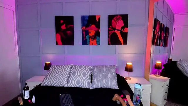 Elizabeth Santos online show from 10/27/25, 10:14