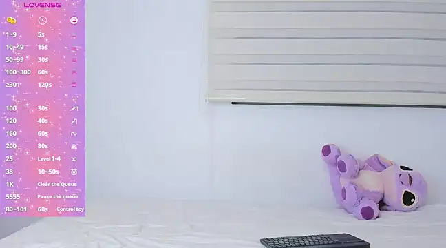 Snapshot of _violetadulce chatting on 12/23/24, 03:40 violetadulce online show from 12/23/24, 03:40