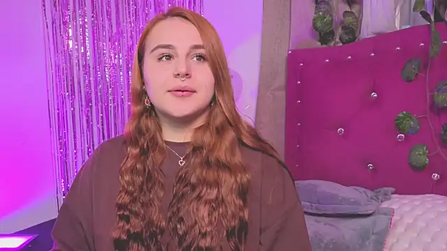 evy orange1 online show from 09/10/25, 12:32