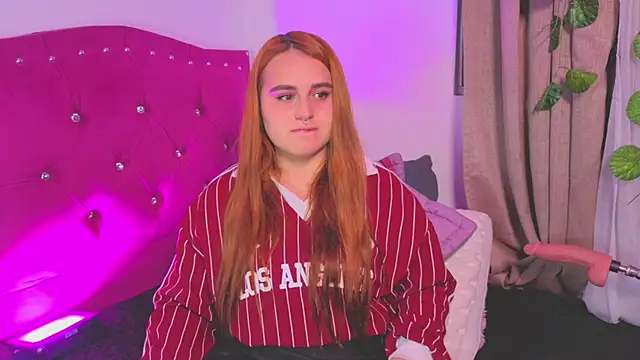 evy orange1 online show from 09/29/25, 12:38