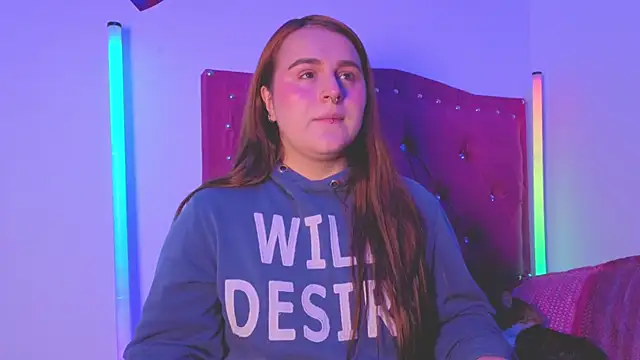 evy orange1 online show from 10/18/25, 01:08