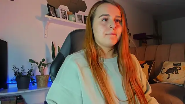 Snapshot of evy_orange1 chatting on 01/17/26, 03:55 evy orange1 online show from 01/17/26, 03:55