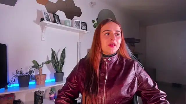 Snapshot of evy_orange1 chatting on 02/09/26, 04:27 evy orange1 online show from 02/09/26, 04:27