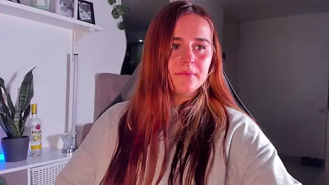 Snapshot of evy_orange1 chatting on 02/10/26, 02:48 evy orange1 online show from 02/10/26, 02:48