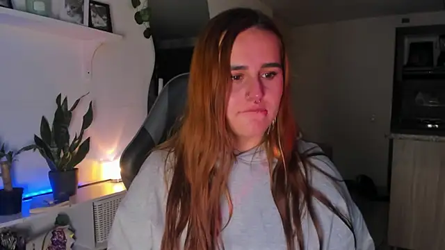 Snapshot of evy_orange1 chatting on 02/20/26, 02:41 evy orange1 online show from 02/20/26, 02:41