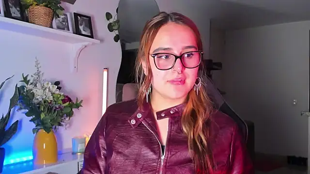 Snapshot of evy_orange1 chatting on 02/26/26, 03:49 evy orange1 online show from 02/26/26, 03:49