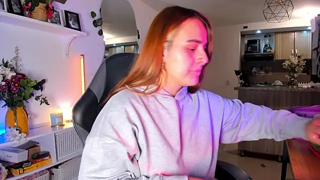 evy orange1 online show from 03/05/26, 12:06