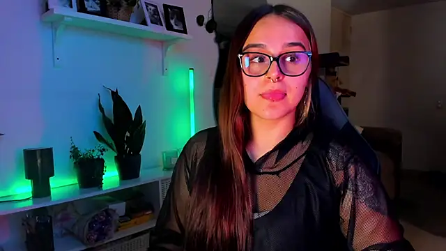 evy orange1 online show from 03/25/26, 12:05