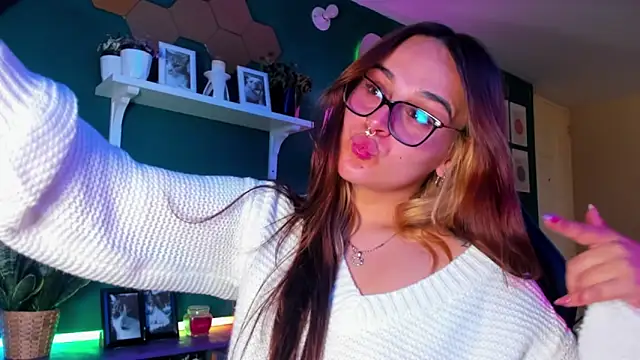 evy orange1 online show from 04/24/26, 12:13