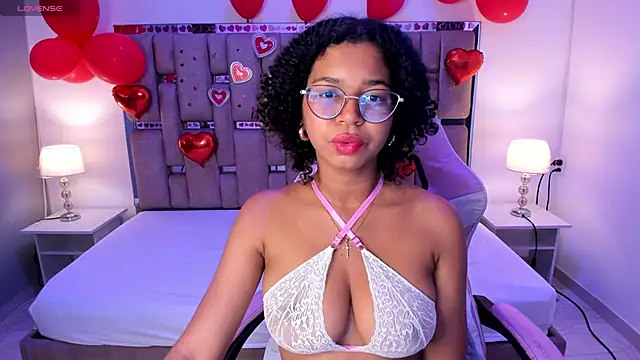 Snapshot of MilaHall_ chatting on 02/11/25, 03:40 MilaHall online show from 02/11/25, 03:40