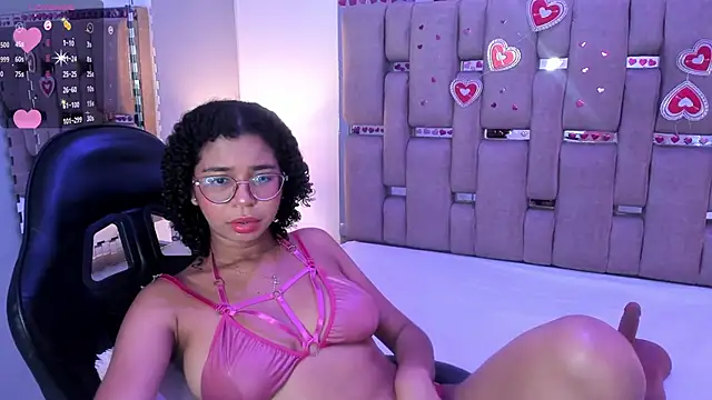 Snapshot of MilaHall_ chatting on 03/09/25, 03:54 MilaHall online show from 03/09/25, 03:54