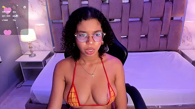 Snapshot of MilaHall_ chatting on 03/17/25, 03:47 MilaHall online show from 03/17/25, 03:47