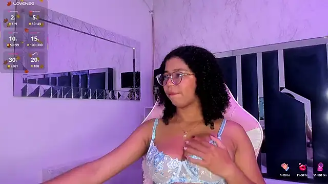 Snapshot of MilaHall_ chatting on 09/24/25, 03:54 MilaHall online show from 09/24/25, 03:54