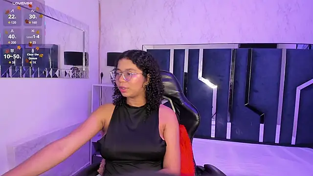 Snapshot of MilaHall_ chatting on 10/14/25, 03:51 MilaHall online show from 10/14/25, 03:51