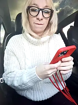 Snapshot of Giuliana_baby chatting on 01/09/25, 10:20 Giuliana baby online show from 01/09/25, 10:20