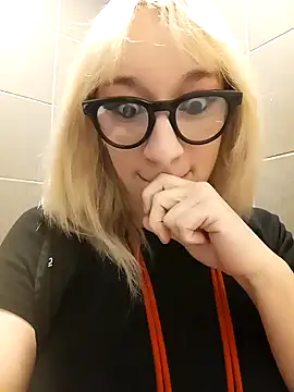 Snapshot of Giuliana_baby chatting on 01/16/25, 11:26 Giuliana baby online show from 01/16/25, 11:26