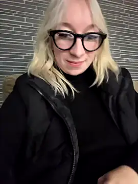 Snapshot of Giuliana_baby chatting on 02/16/25, 08:00 Giuliana baby online show from 02/16/25, 08:00