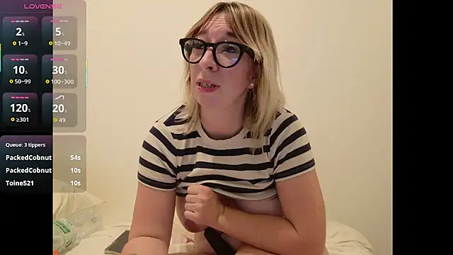 Snapshot of Giuliana_baby chatting on 10/02/25, 08:38 Giuliana baby online show from 10/02/25, 08:38
