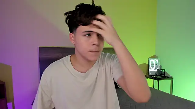 justinbiler online show from 02/24/25, 12:37