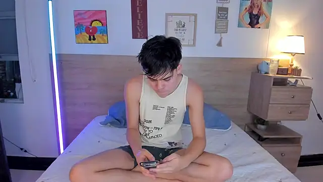 justinbiler online show from 10/10/25, 01:10