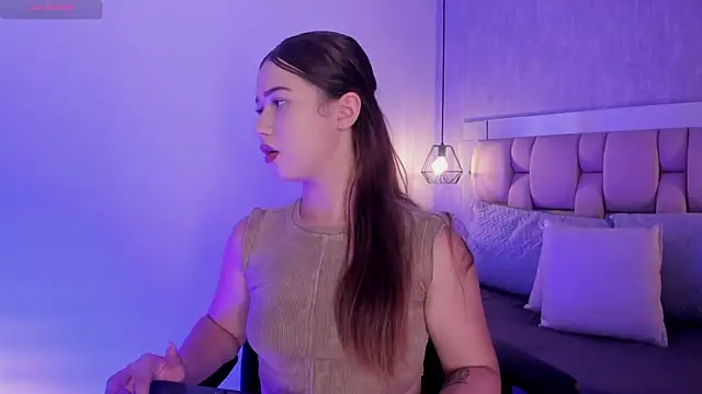 Roxie-Summers11 online show from 02/21/25, 07:32