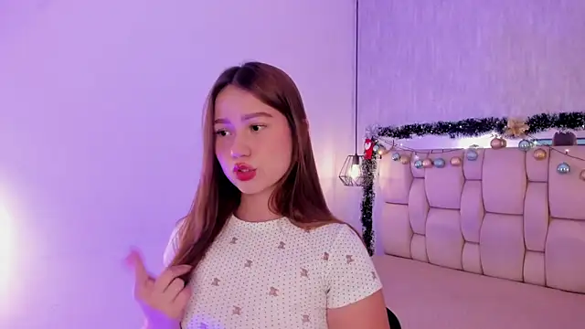 Roxie-Summers11 online show from 12/20/25, 07:43