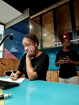 Snapshot of Sgeme325is chatting on 02/23/25, 11:55 Sgeme325is online show from 02/23/25, 11:55