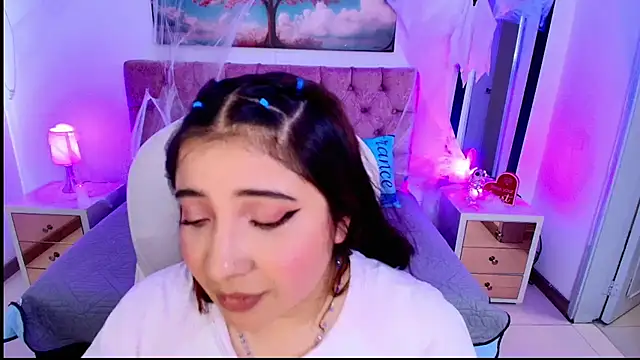 Emma monserrat online show from 10/15/25, 07:25