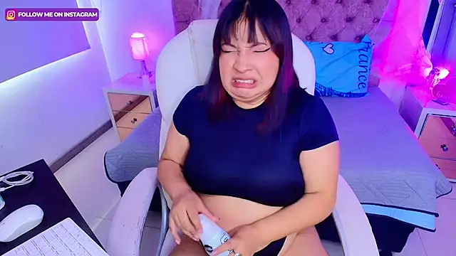 Emma monserrat online show from 10/20/25, 07:14