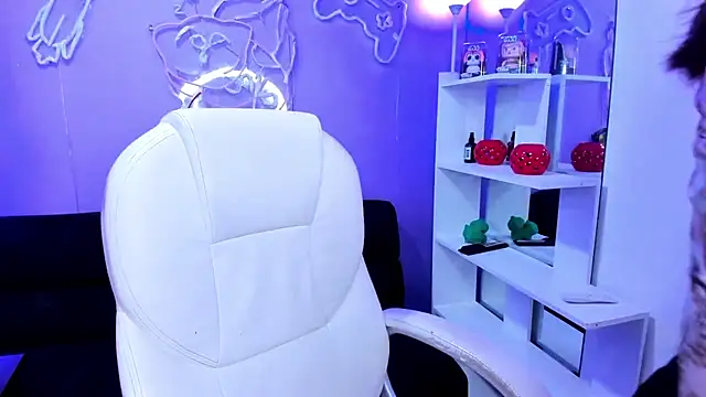 Emma monserrat online show from 04/20/26, 11:13