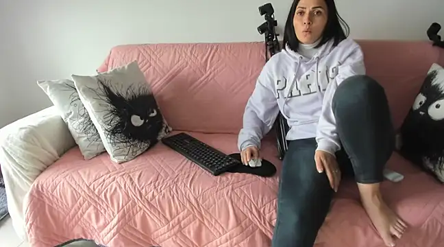 Snapshot of Emma_Jnes chatting on 03/18/25, 09:32 Emma Jnes online show from 03/18/25, 09:32