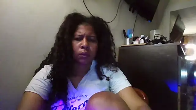 Ivon-09 online show from 11/04/25, 11:42