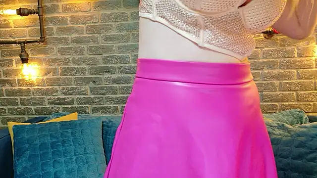 LisaCaprice online show from 01/17/26, 05:23