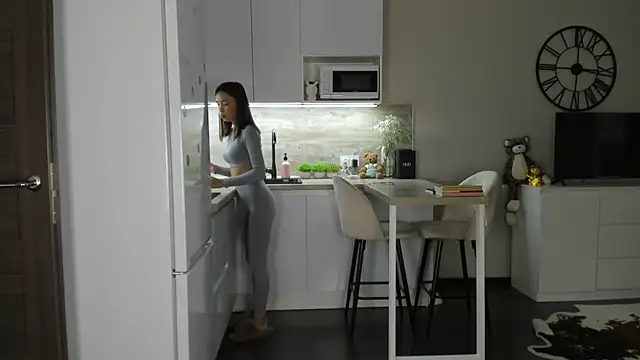 nilliluv online show from 10/27/25, 12:20