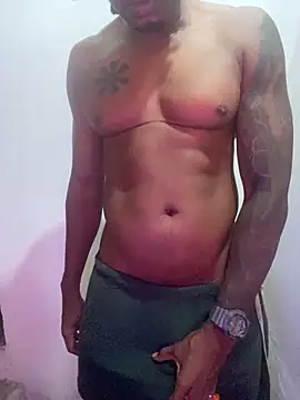 Snapshot of BBCGODIAM9 chatting on 11/21/25, 01:21 BBCGODIAM9 online show from 11/21/25, 01:21