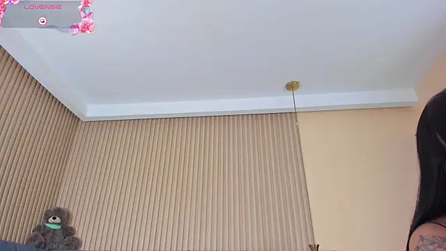 Snapshot of kathecute__ chatting on 12/19/25, 01:45 kathecute online show from 12/19/25, 01:45