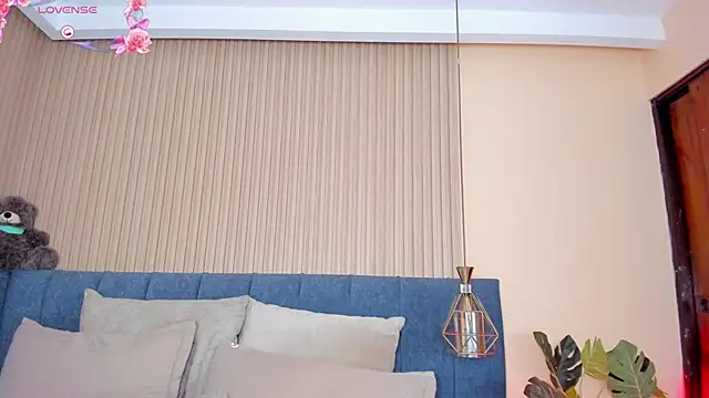 Snapshot of kathecute__ chatting on 02/15/26, 12:14 kathecute online show from 02/15/26, 12:14