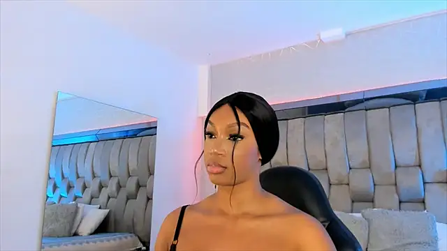 Snapshot of ChaynnaCooper chatting on 02/12/25, 03:27 ChaynnaCooper online show from 02/12/25, 03:27