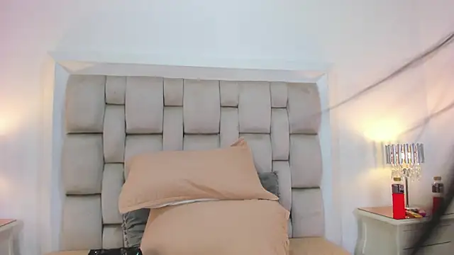 SamanthaFerrer   online show from 02/18/26, 07:54