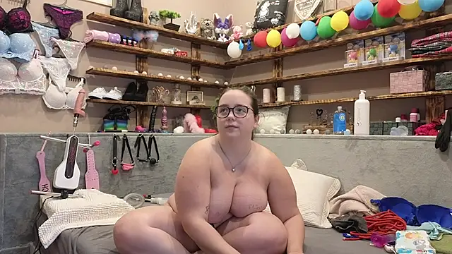Snapshot of Kimberly-Caprice chatting on 02/15/25, 08:11 Kimberly-Caprice online show from 02/15/25, 08:11